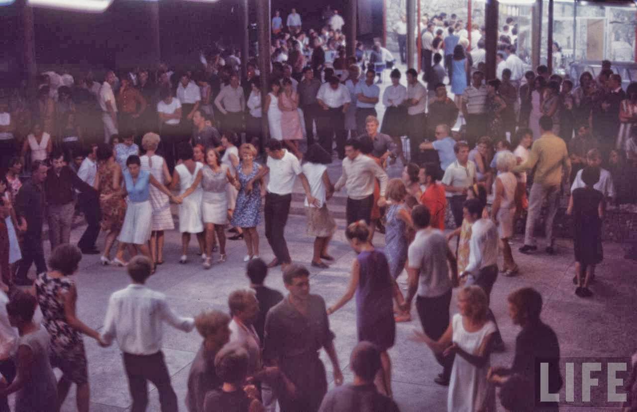 The Sputnik Generation: The Daily Lives, Social Scene, and Culture of Young Soviets in the 1960s