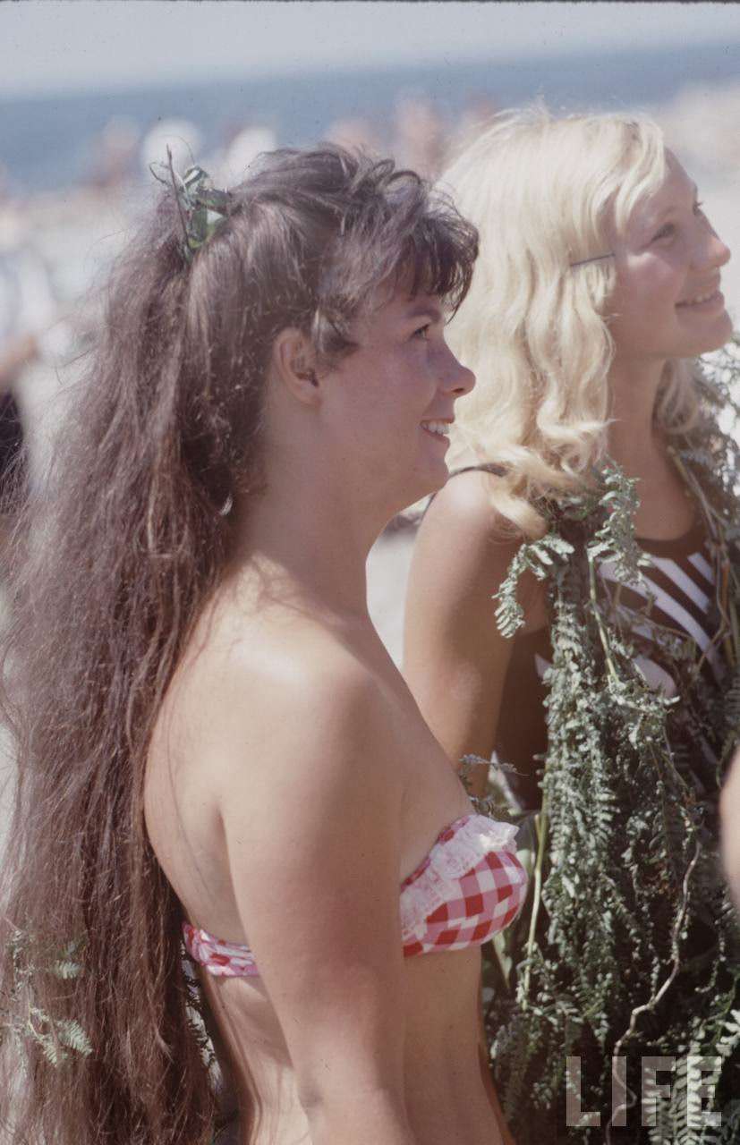 The Sputnik Generation: The Daily Lives, Social Scene, and Culture of Young Soviets in the 1960s