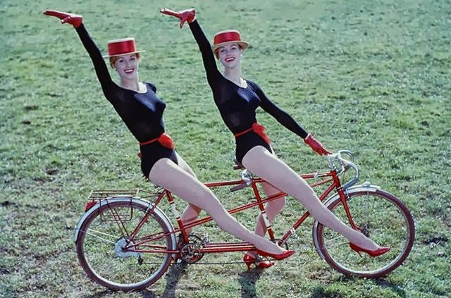 Dancing Kessler Twins