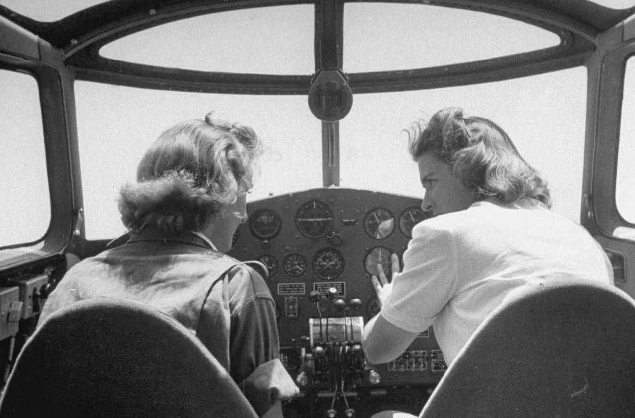Girl Pilots Training Flights 1943