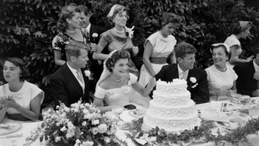 John F Kennedy and Jacqueline Bouvier wedding