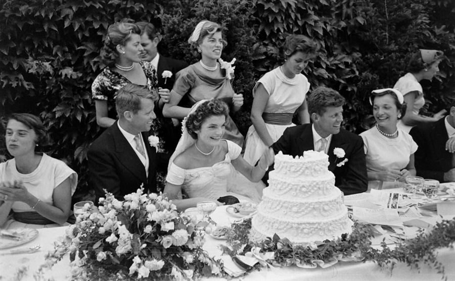 John F Kennedy and Jacqueline Bouvier wedding