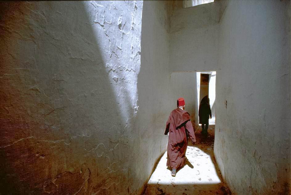 Alley near the sanctuary of Moulay Idriss, 1984.