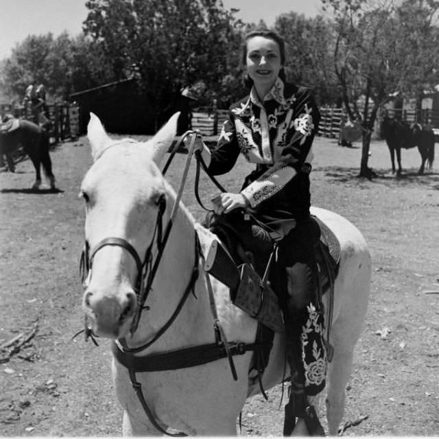 Beyond the Silver Screen: The Authentic Life of the 1940s American Cowgirl