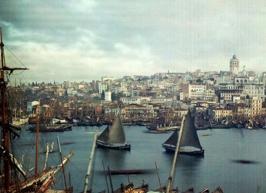 General view of the Golden Horn in Constantinople.