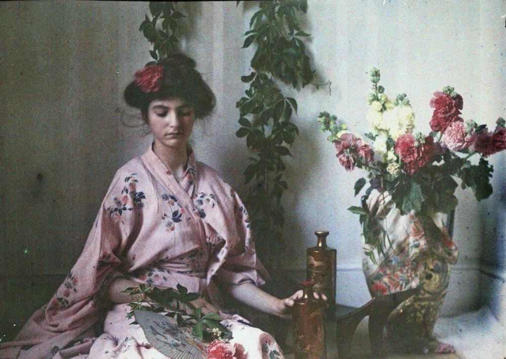 Young girl in kimono, c.1914