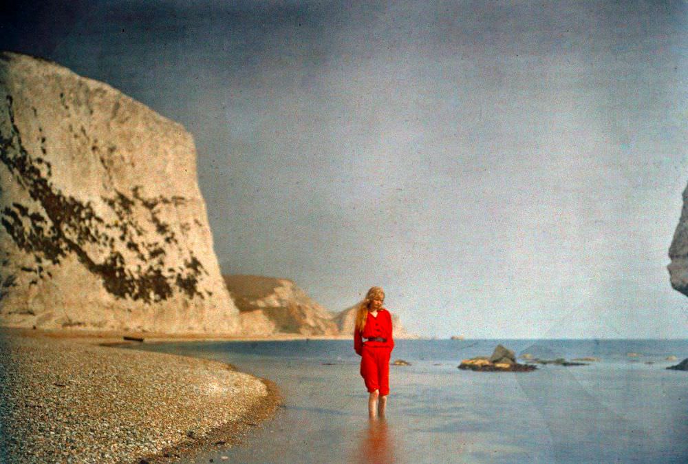 Christina in red, 1913