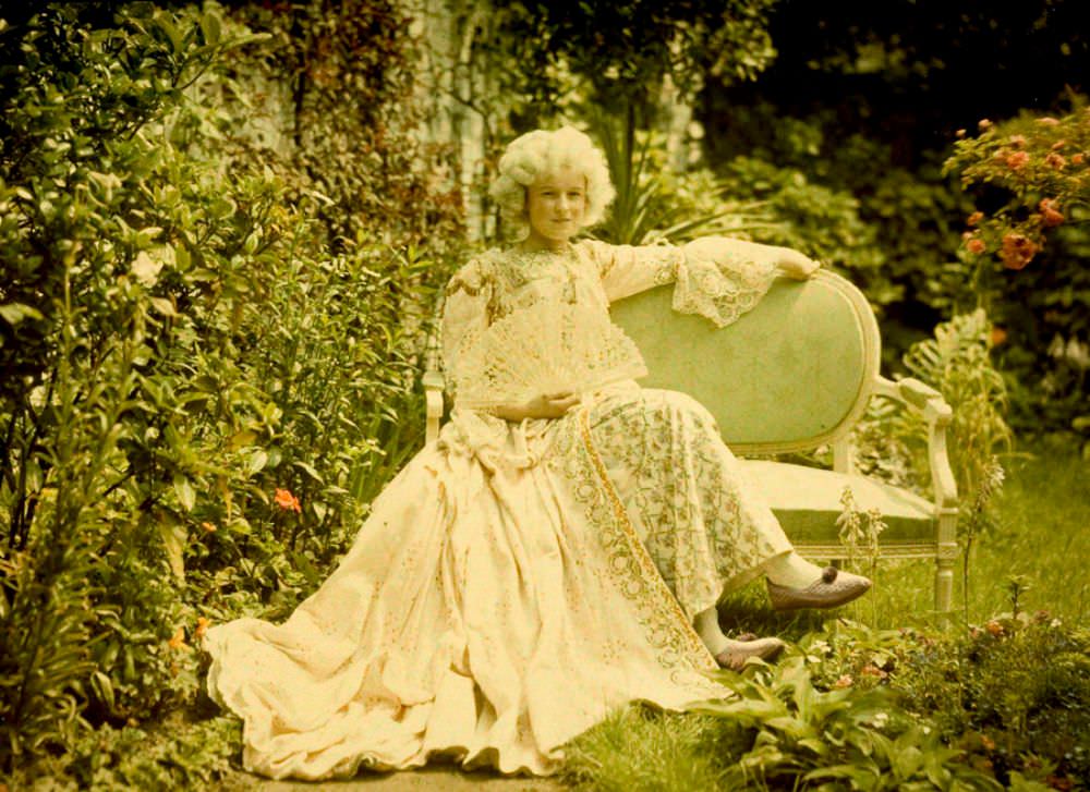 Young lady with a fan, c.1910