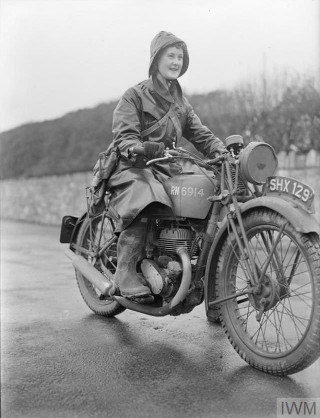 The Wrens on Wheels: Britain's Female Dispatch Riders During World War II