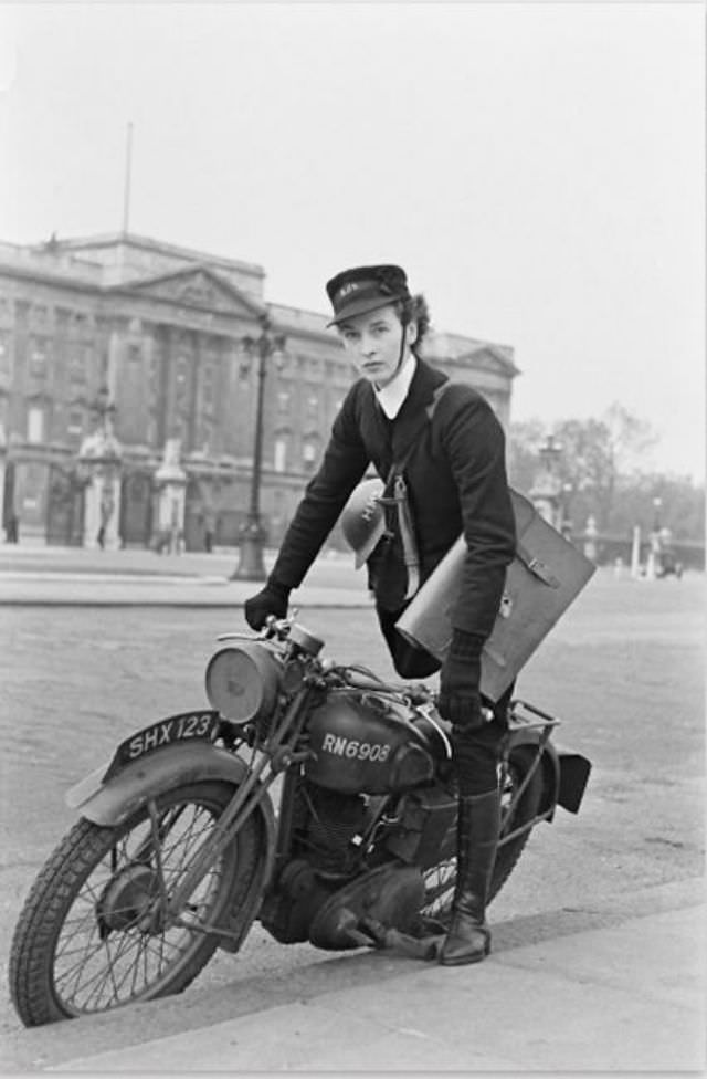 The Wrens on Wheels: Britain's Female Dispatch Riders During World War II