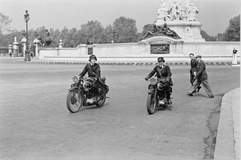 The Wrens on Wheels: Britain's Female Dispatch Riders During World War II