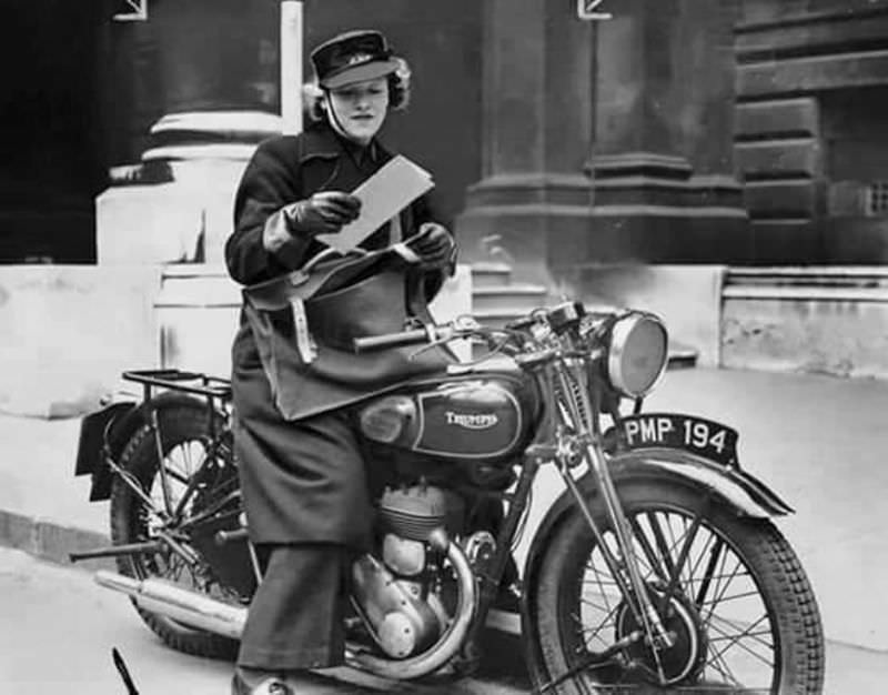 The Wrens on Wheels: Britain's Female Dispatch Riders During World War II