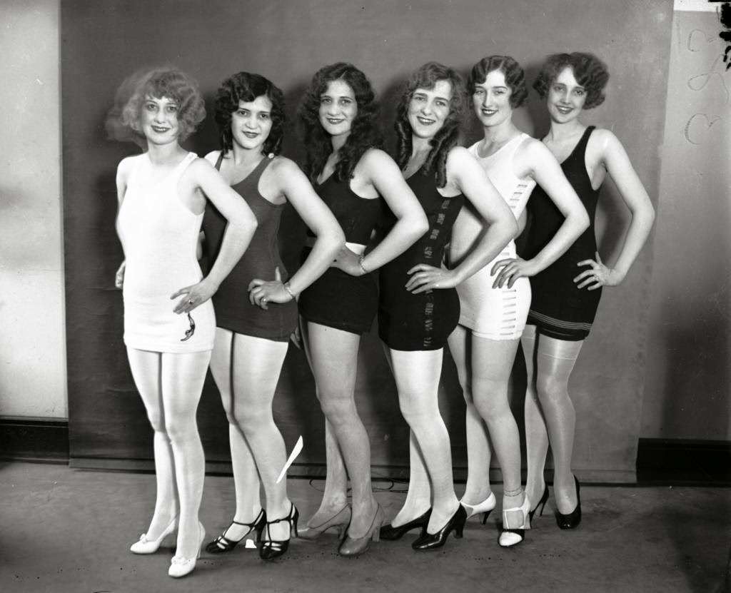Virgina Stonesifer, Betty Ann Savers, Doris Rutkin, Margaret Dorney, Novene LaRue, and Myrtle Christine Valsted in the Miss Chicago contest, 1927.