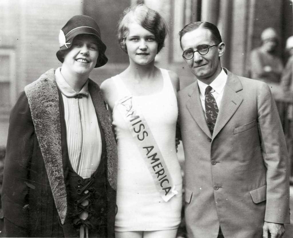 Miss America Lois Delander with her parents, 1927.