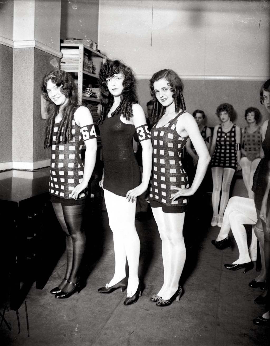 Margaret Knight and two other girls participate in the 1926 Miss Chicago contest.