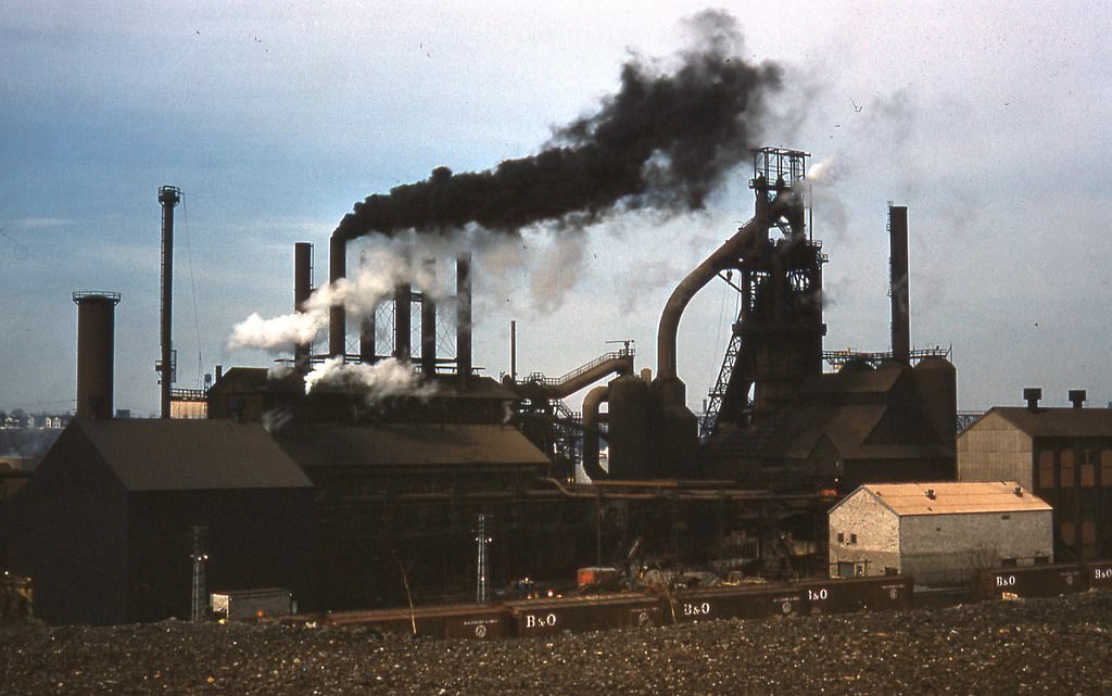 Steel mill in Cleveland, Ohio, 1961.