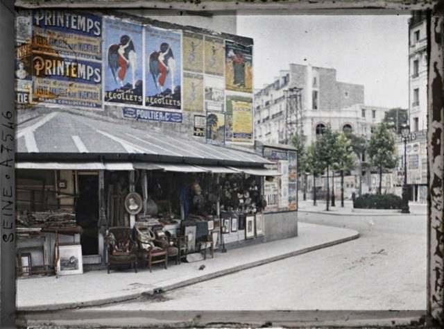 Boulevard Raspail and Rue du Montparnasse seen from Notre-Dame-des-Champs by Stéphane Passet