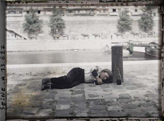 A Parisian asleep on the dock Celestine