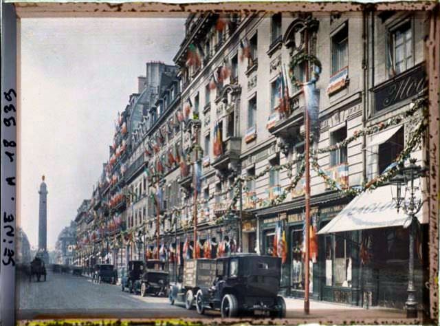 A Colorful Look Back: Street Scenes of Paris in the Early 1900s