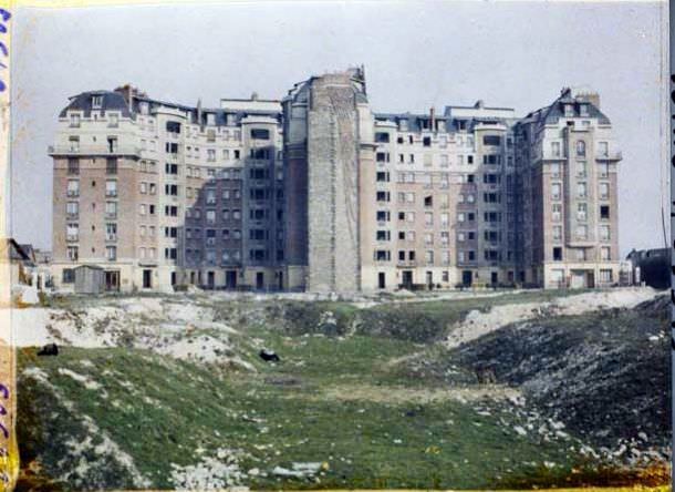 Demolition of the fortifications and reconstruction of buildings (HBM), Porte d'Orléans.