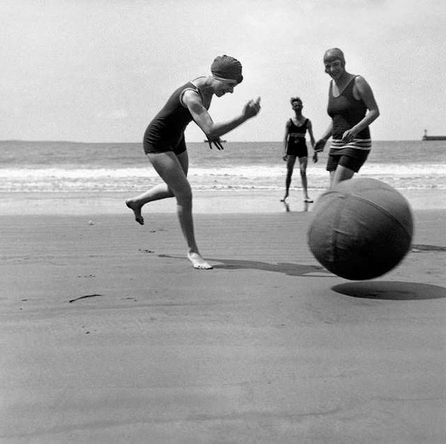 Life in the Early 1900s Paris through the Lens of Jacques-Henri Lartigue
