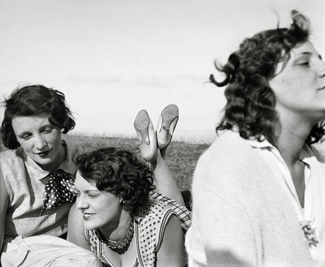 Life in the Early 1900s Paris through the Lens of Jacques-Henri Lartigue
