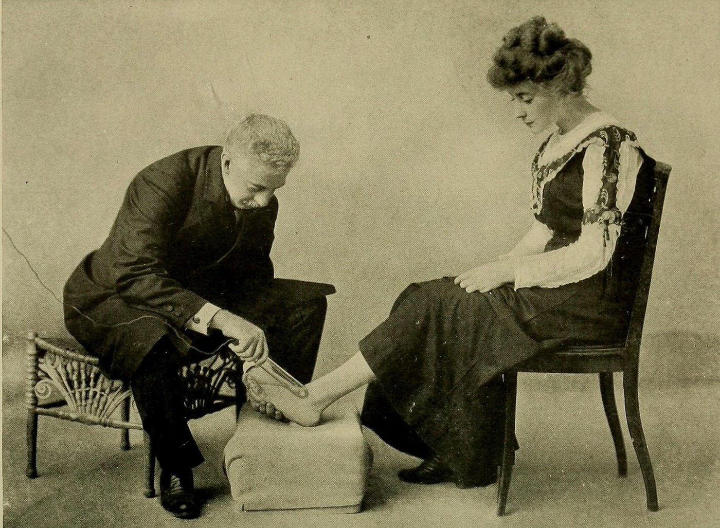 When Electricity Was the Cure: Inside the World of Early 1900s Medicine and Dentistry