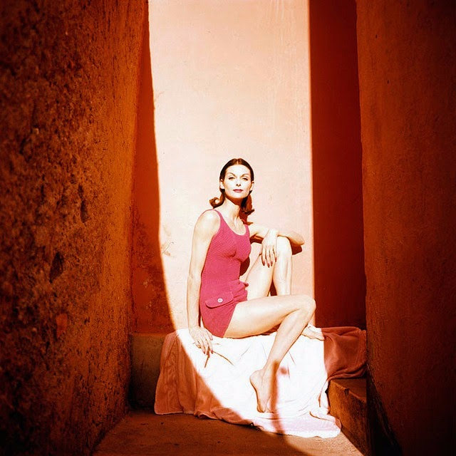 Beyond the Pose: The Art of the Fashion Photoshoot in 1950s Vogue and Harper's Bazaar