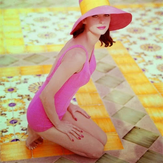 Beyond the Pose: The Art of the Fashion Photoshoot in 1950s Vogue and Harper's Bazaar