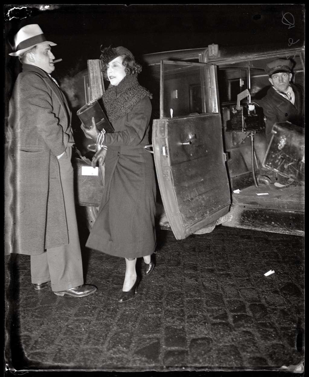 Eveyln "Billie" Frechette was released from prison on Jan. 30, 1936. Frechette was arrested in Chicago while her boyfriend and fugitive, John Dillinger, watched helplessly nearby on April 9, 1934. Frechette, who had met Dillinger in 1933, was charged with harboring the fugitive in her apartment. She spent two years in jail, getting out in 1936. Upon her release, Frechette toured in a theatrical production called "Crime Doesn't Pay" with members of Dillinger's family.