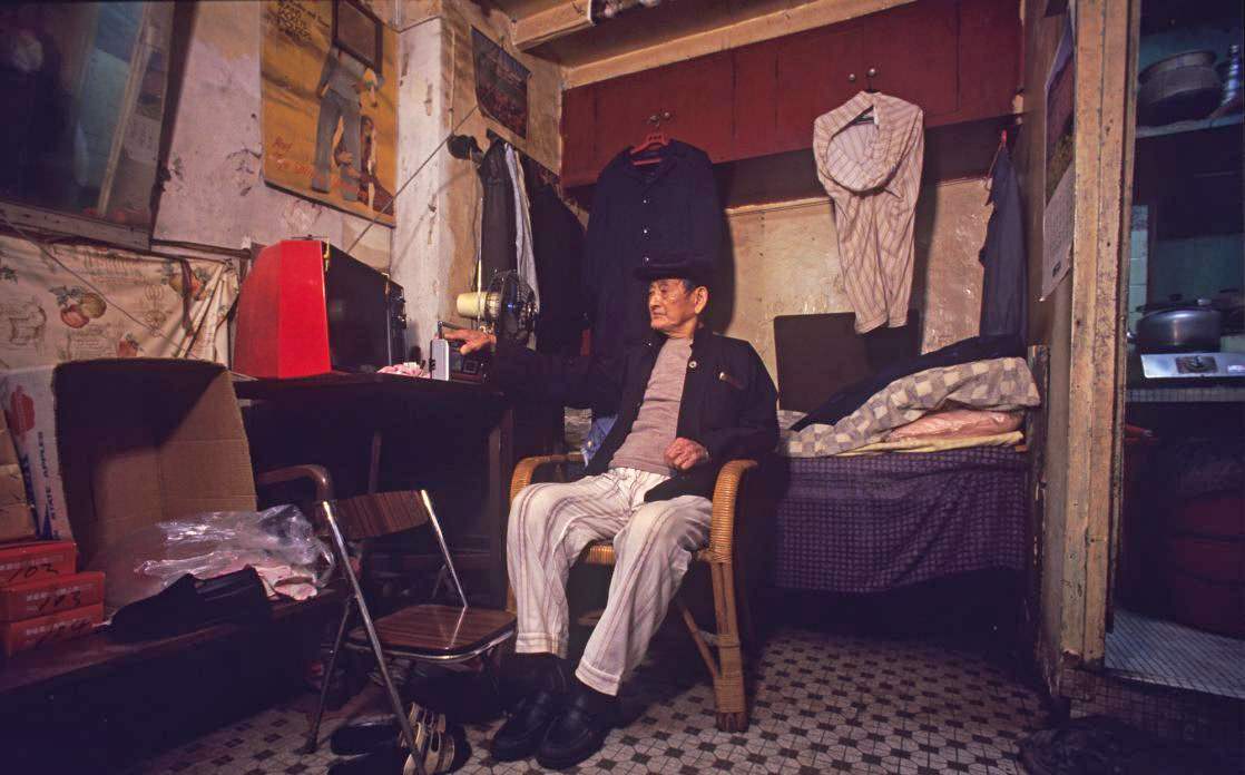 Life Inside the Kowloon Walled City in the 1980s