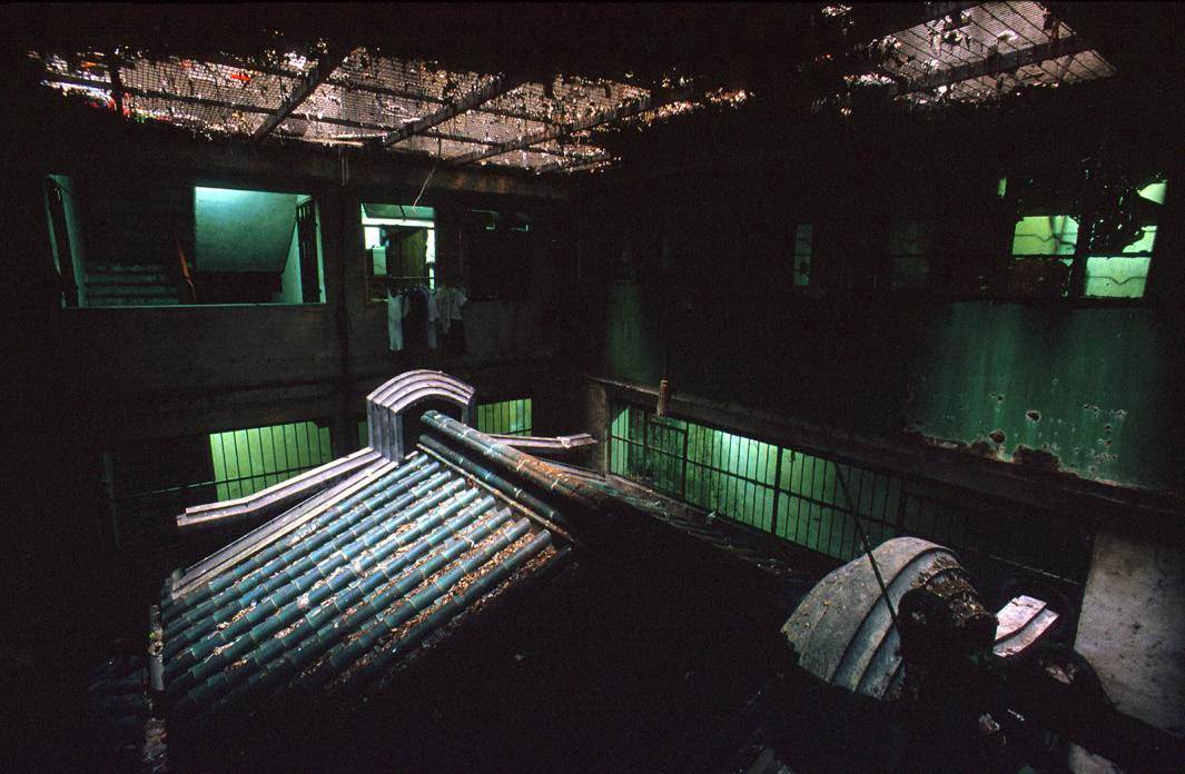 Life Inside the Kowloon Walled City in the 1980s