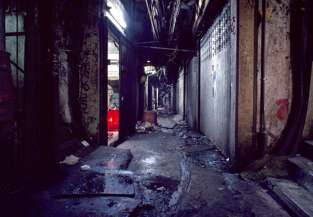 Life Inside the Kowloon Walled City in the 1980s