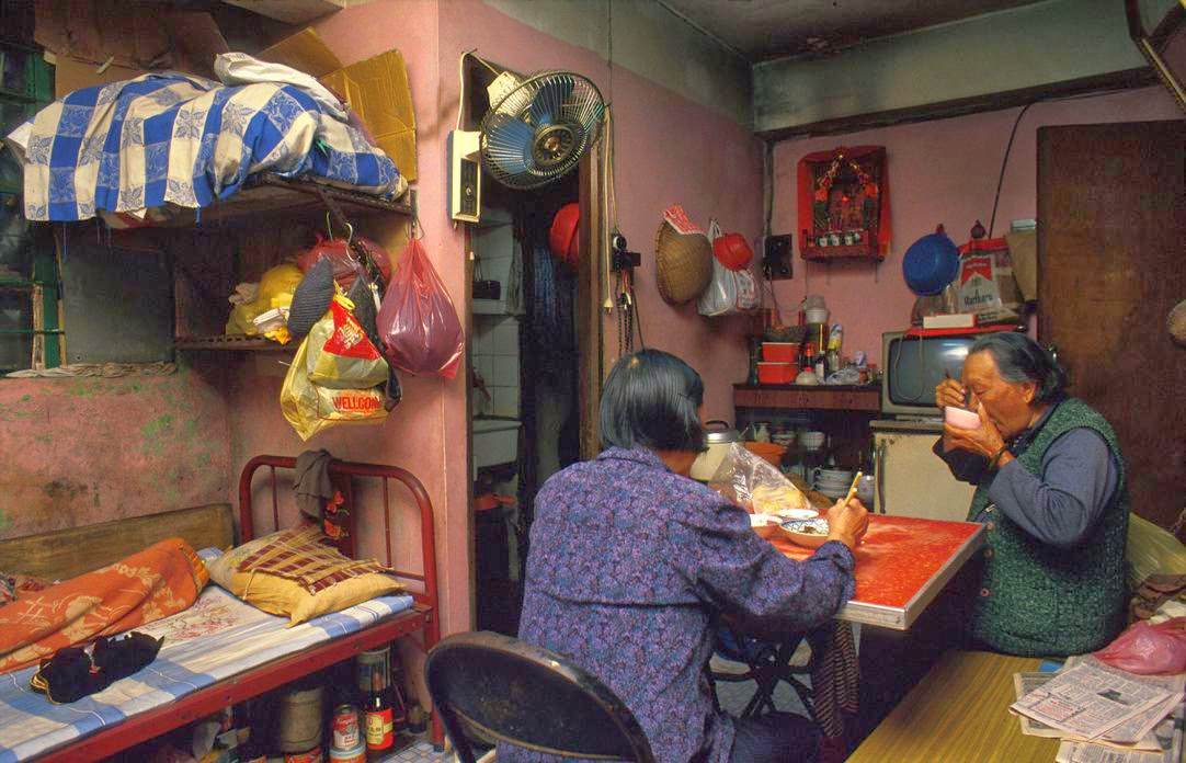 Life Inside the Kowloon Walled City in the 1980s