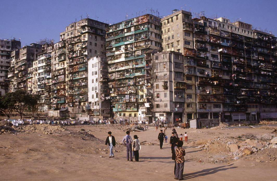 Life Inside the Kowloon Walled City in the 1980s