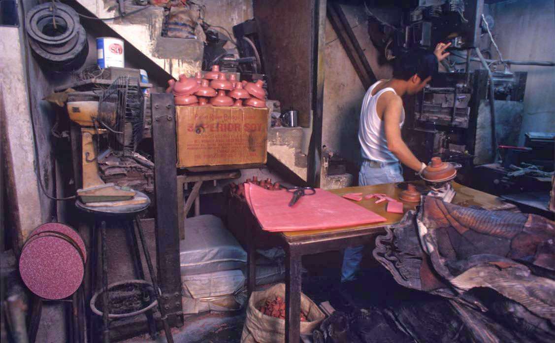 Life Inside the Kowloon Walled City in the 1980s