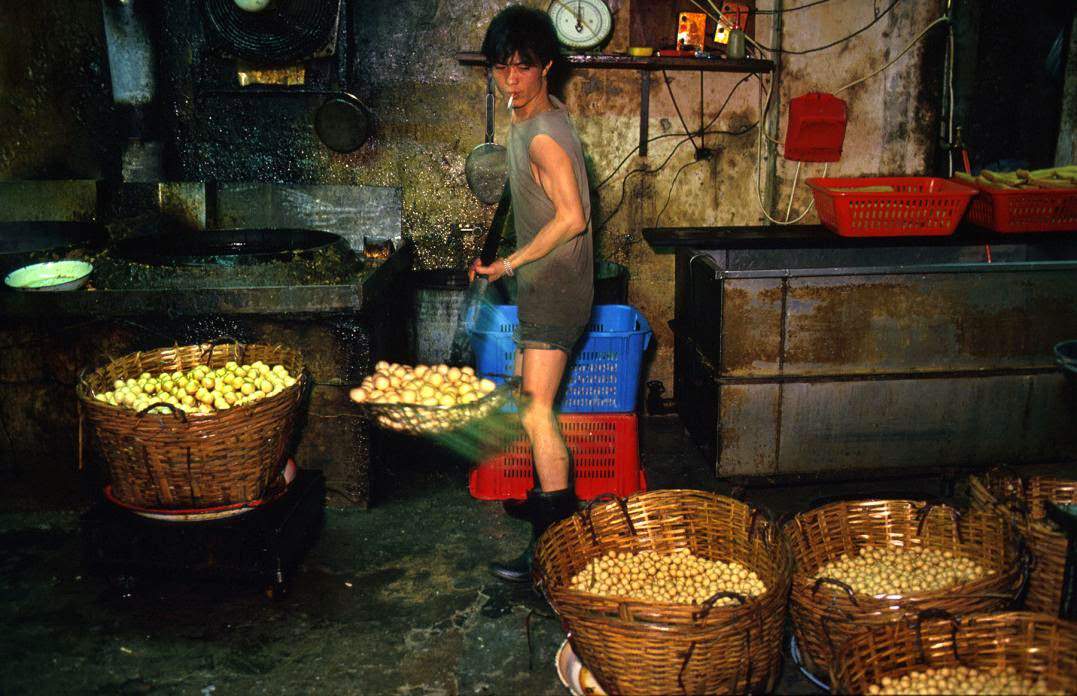 Life Inside the Kowloon Walled City in the 1980s