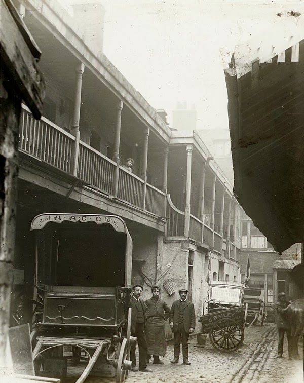 Exploring the Pubs of Old London from the Early 1900s