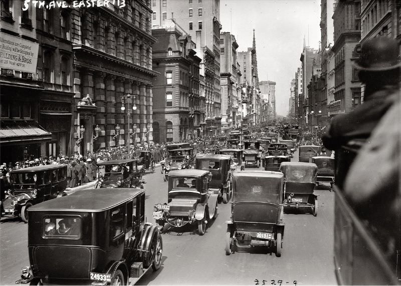 Fifth Avenue looking north, New York, Easter, 1913.