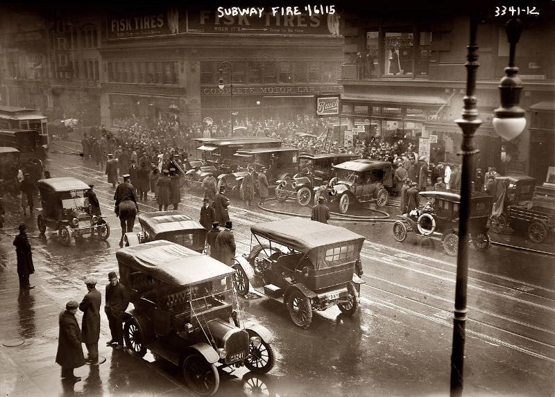 Broadway at West 55th Street, subway fire in New York, 1915.