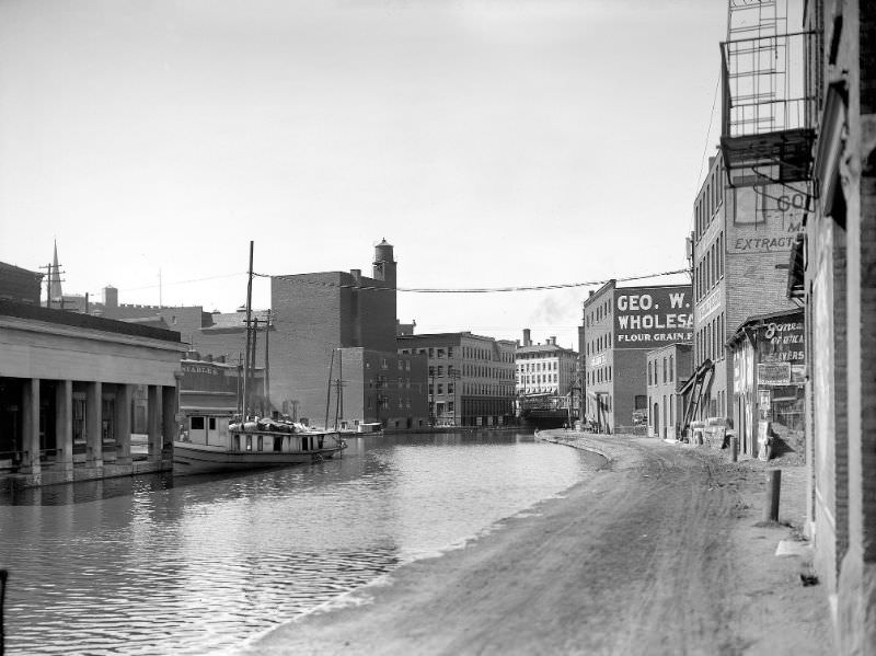 Erie Canal at Utica, New York, 1910s.