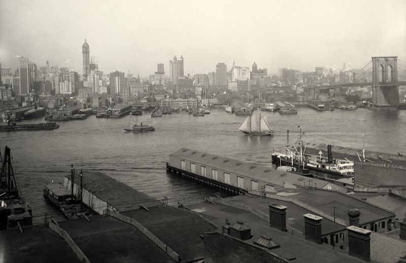 View of New York from the Brooklyn docks, 1910s.