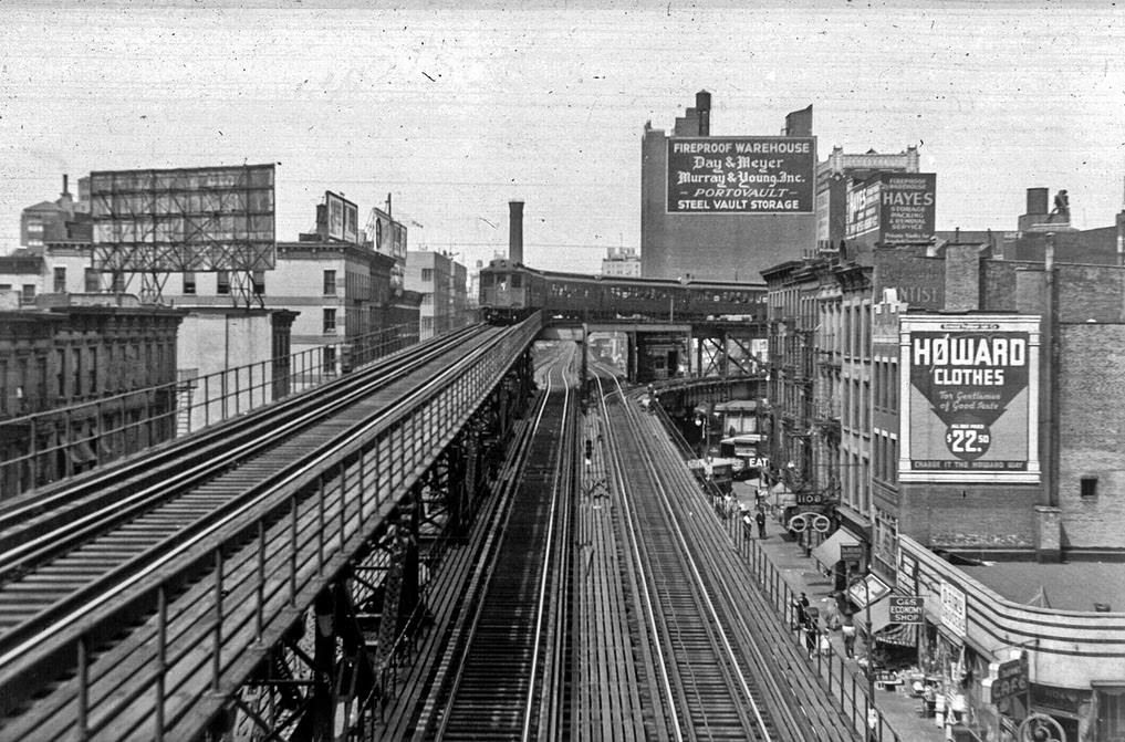 The Second Avenue Elevated turning onto the Queensborough Bridge, 1917.
