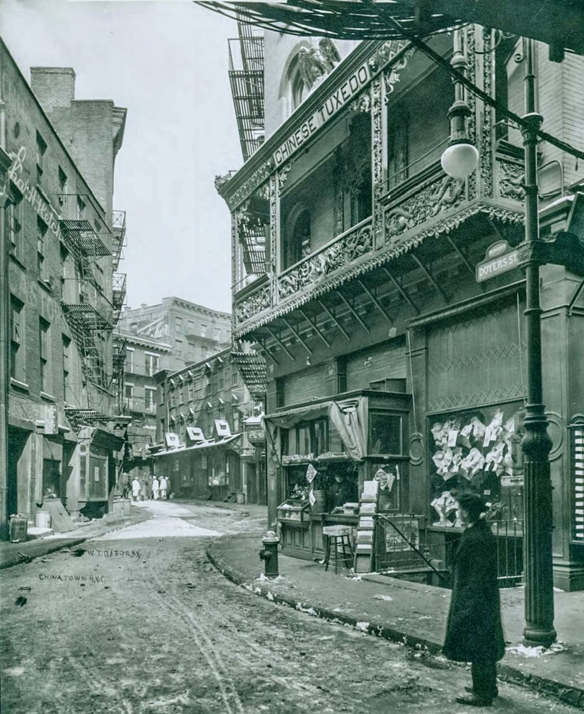 Doyers Street at the Bowery, 1915.
