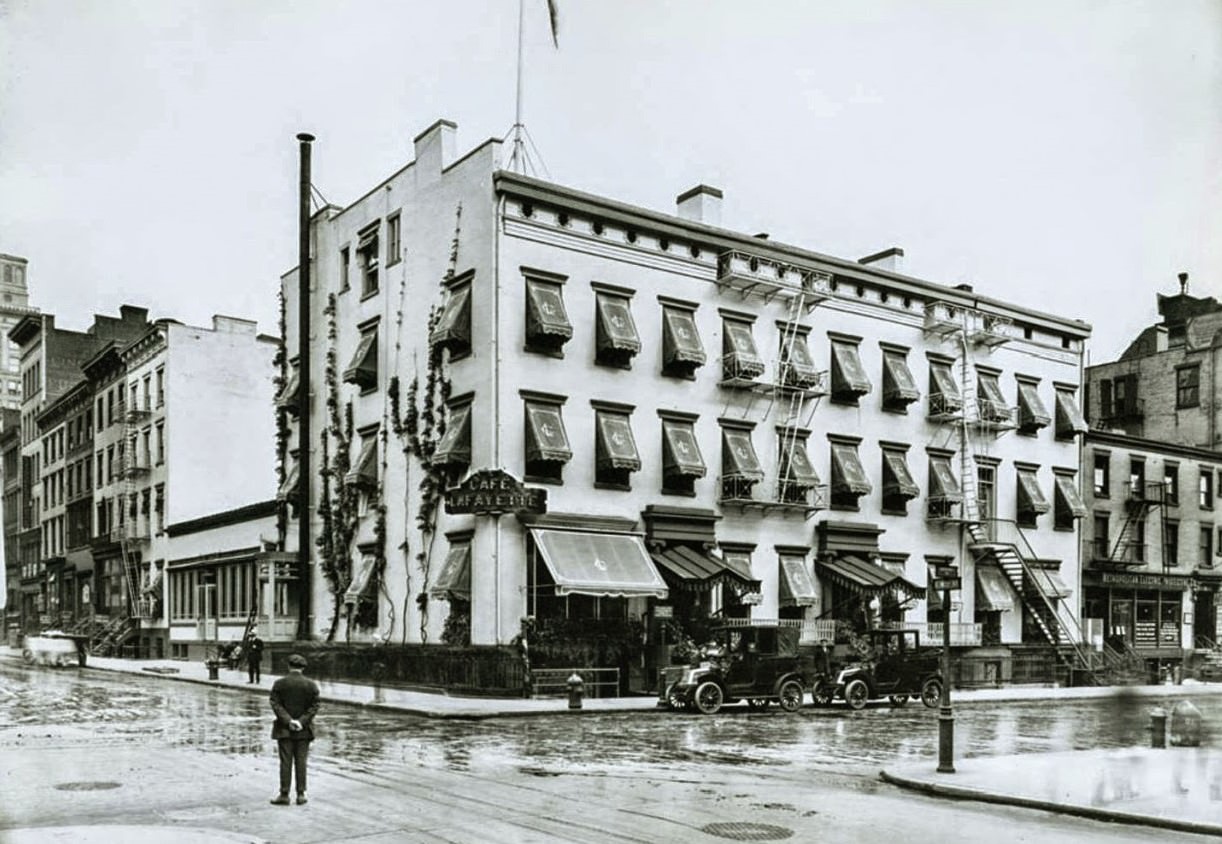 Cafe Lafayette, 9th Street at University Place, 1916.