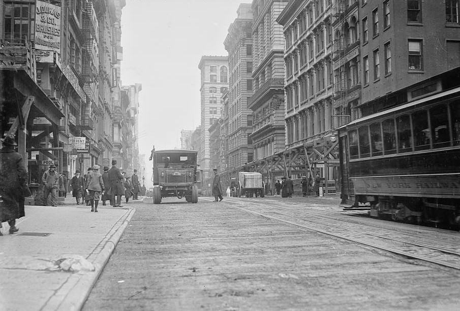 Broadway north from Worth Street, New York, 1913.