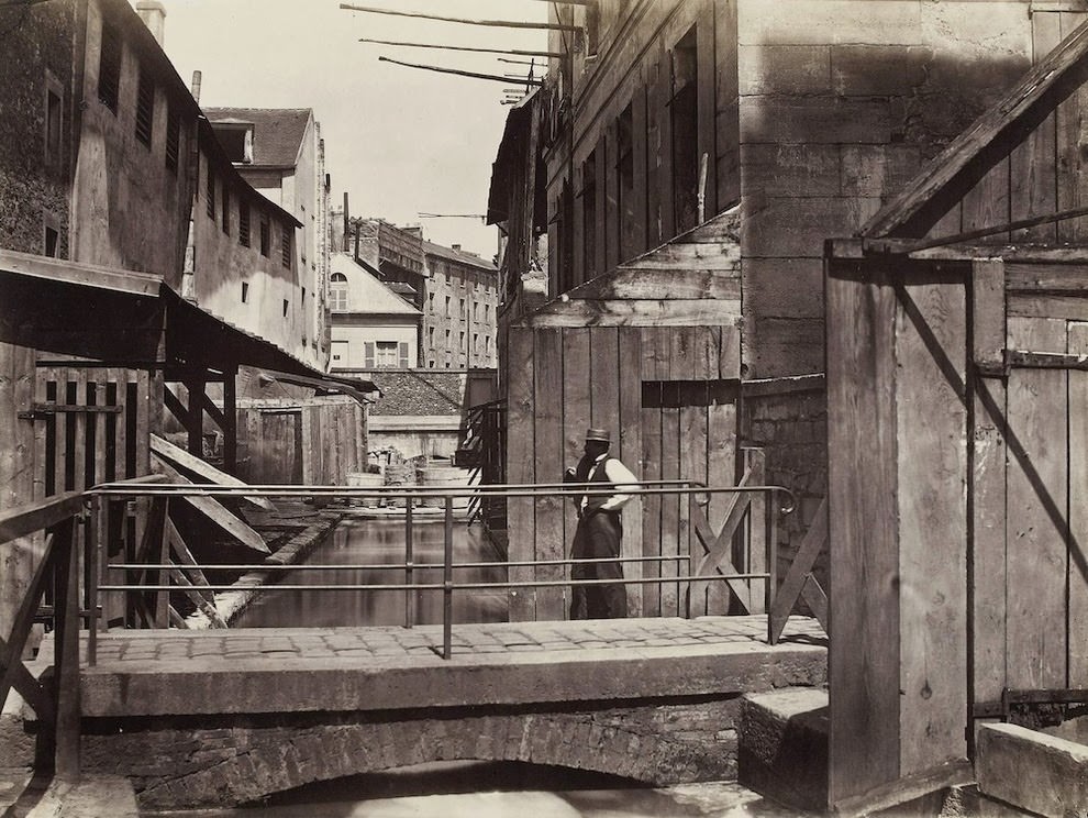 Looking down the banks of the Bièvre River at the bottom of the rue des Gobelins (5th Arrondissement) in 1862.