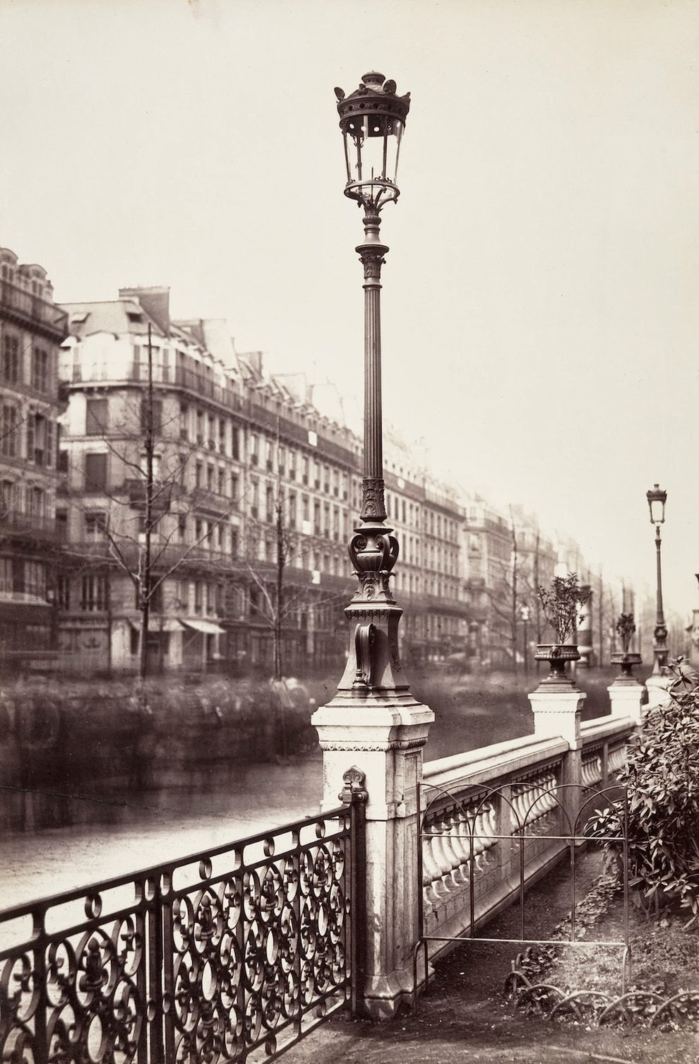 Near Arts et Métiers in 1864.