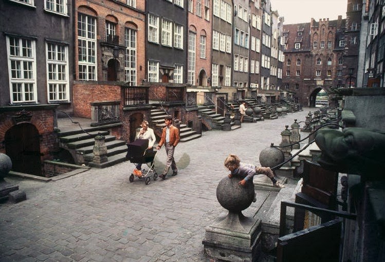 Stunning Vintage Photos Show Life in Poland in the Early 1980s