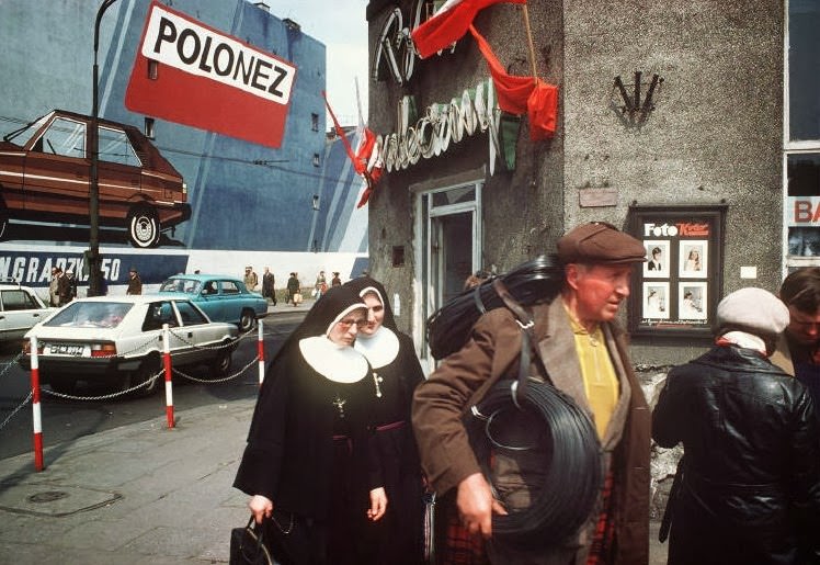 Stunning Vintage Photos Show Life in Poland in the Early 1980s